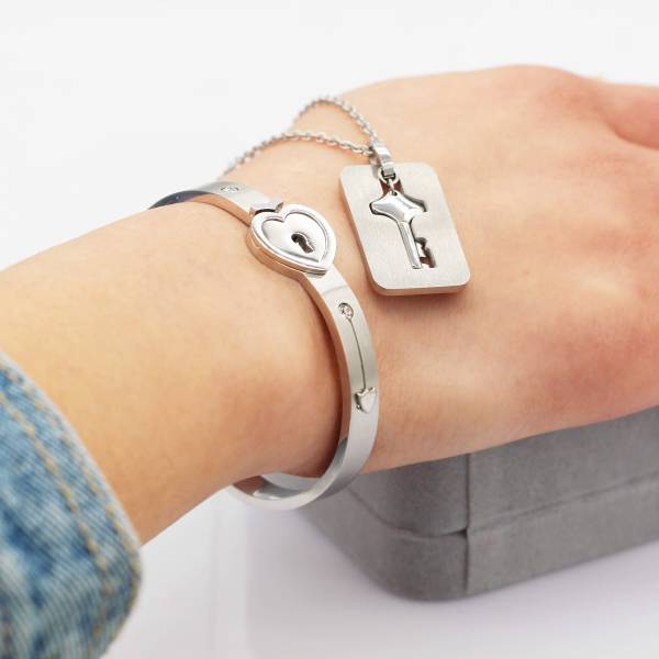Uloveido His and Hers Matching Set Couple Titanium Only You Have My Key Bangle Bracelet Lock and Key Necklace Set for Girlfriend and Boyfriend SN300 - Image 3