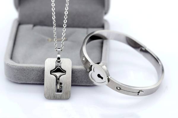 Uloveido His and Hers Matching Set Couple Titanium Only You Have My Key Bangle Bracelet Lock and Key Necklace Set for Girlfriend and Boyfriend SN300 - Image 4